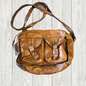 👜 Patricia Nash leather purse